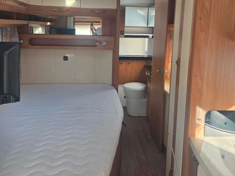 Hobby WFB 495 de Luxe mit Heckbad