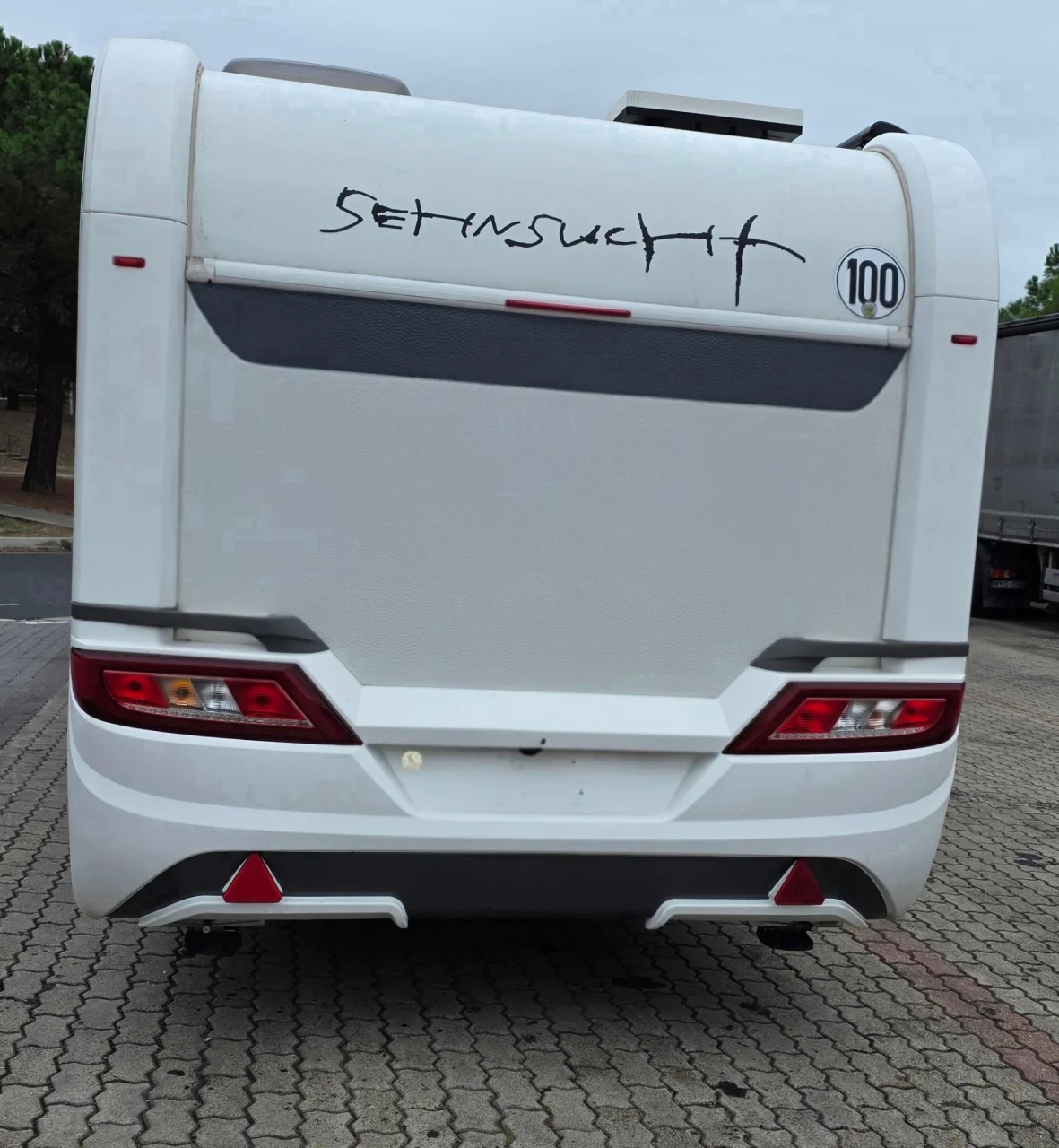 Hobby WFB 495 de Luxe mit Heckbad - Bild 3